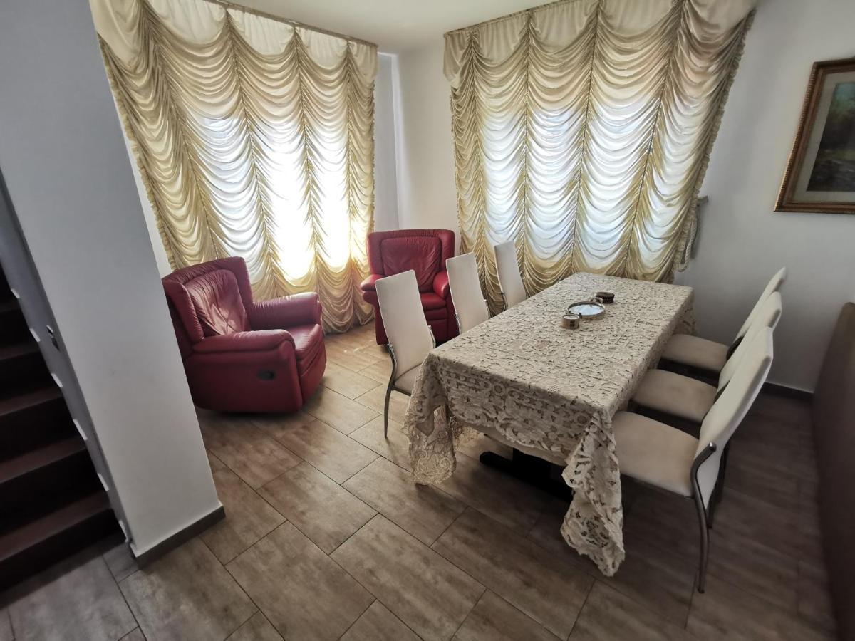 Vila Deal ซาเชเล ภายนอก รูปภาพ